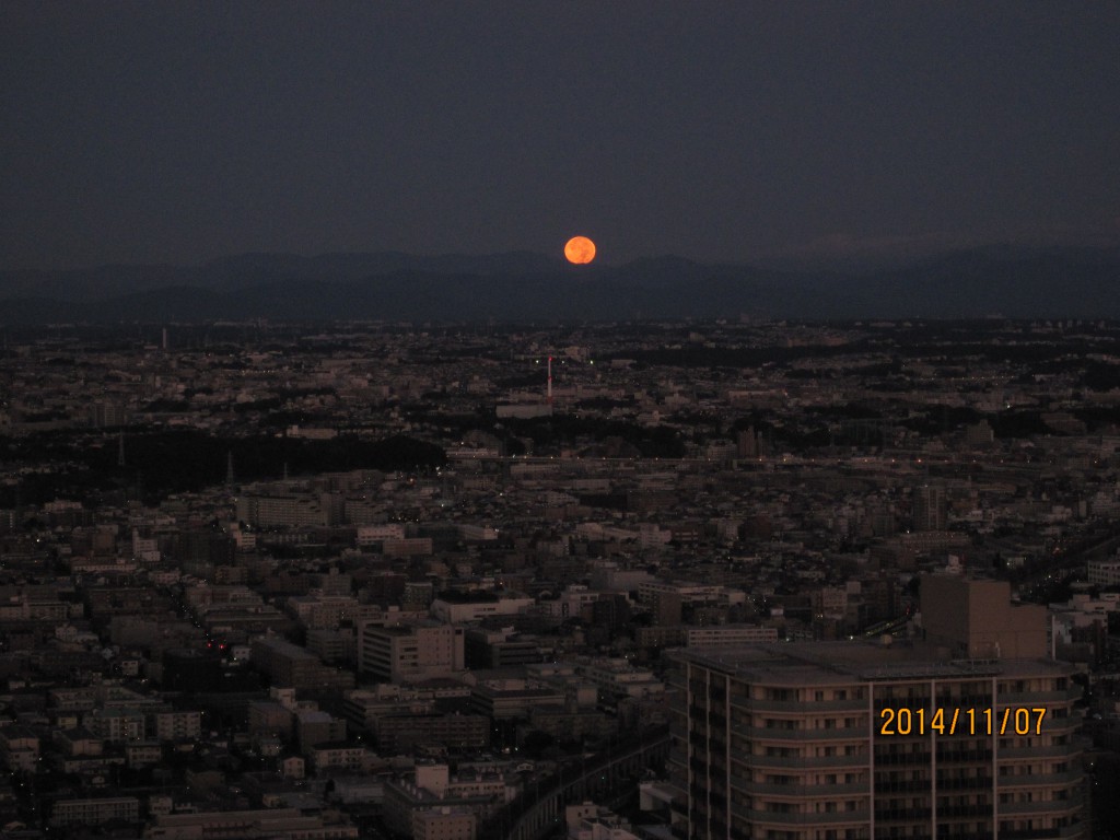 No.114 寒風や、月は西に日は東に”