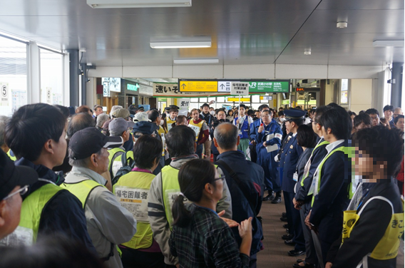 No 358   武蔵小杉駅周辺帰宅困難者対策訓練～大地震発生に備え　今年も実施しました！～